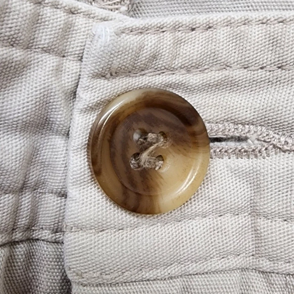 Dockers Pants Womens 10 Beige Khaki Mid Rise Crop Capri Cargo Cotton Casual - Image 2 of 4