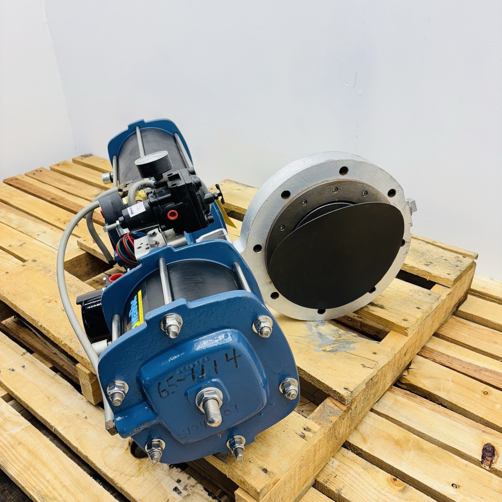 DeZURIK 8" 150# BHP 316 SS Butterfly Valve with Actuator & Controls