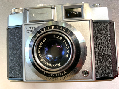 Zeiss Ikon Contina 35mm camera/45mm 1:2.8 CONTINA Prontor-SVS lens