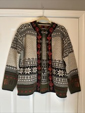 Wool Cardigan Sweater Nordic Design Women's Snowflake Intricate Metal Clasps Med