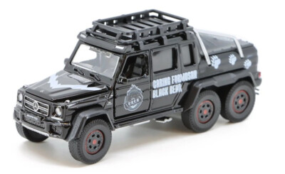 Era Car Mercedes Benz AMG G63 AMG 6x6 Black Bear Family 1:64 Scale 3 Inch Model