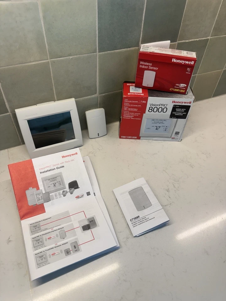 Nuevo Honeywell VisionPRO 8000 con Termostato Programable RedLINK (TH8110R1008) Foto 2 de 4