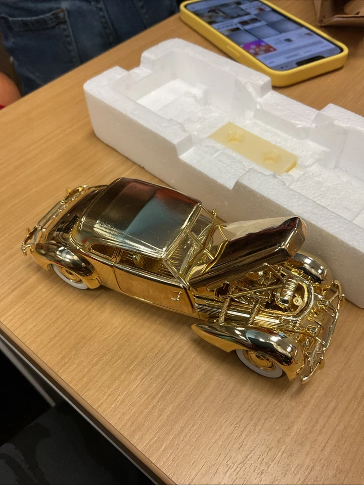 1937 Cord 812 Gold Metallic Car - Image 3 of 4