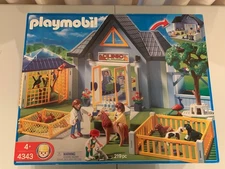 NEW in Box Playmobil Veterinary Hospital #4343 Retired