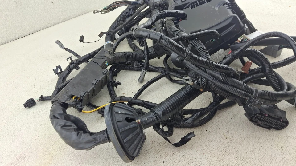 Arnés de cableado Nissan Rogue 2017-2020 sala de motor bahía tiene un cable faltante Foto 3 de 4