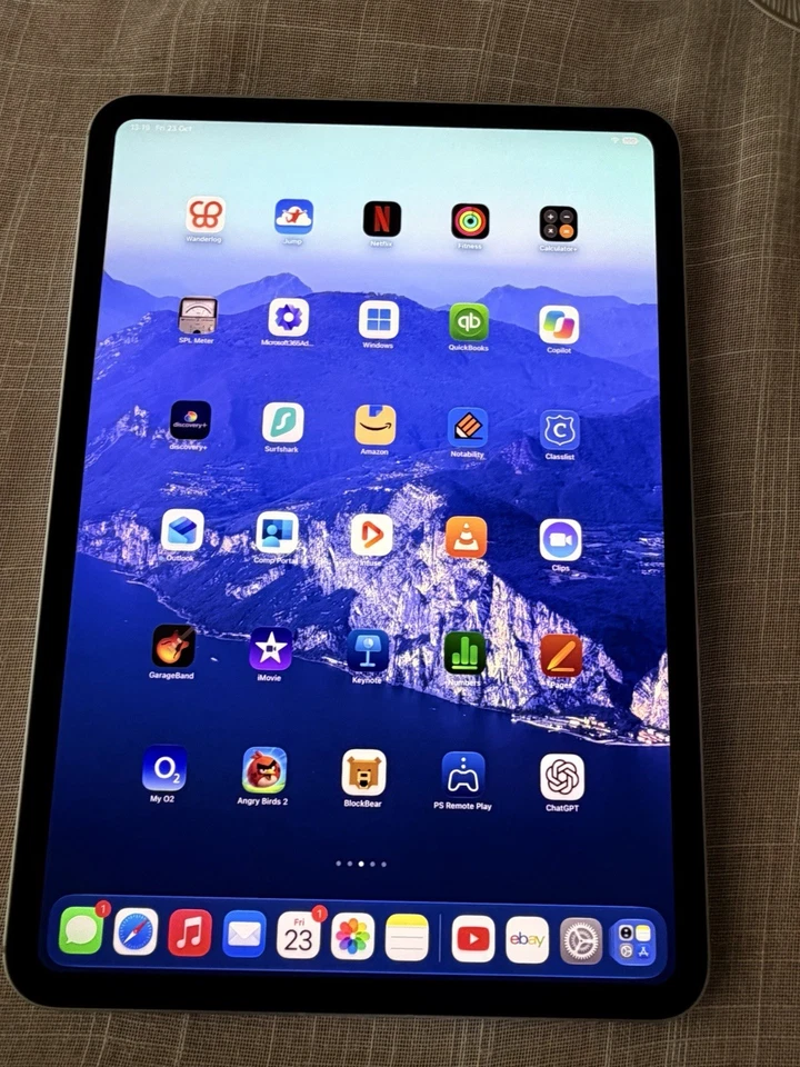 Apple iPad Pro 11-inch (M4) · 256GB · Cellular, photo 2 of 5