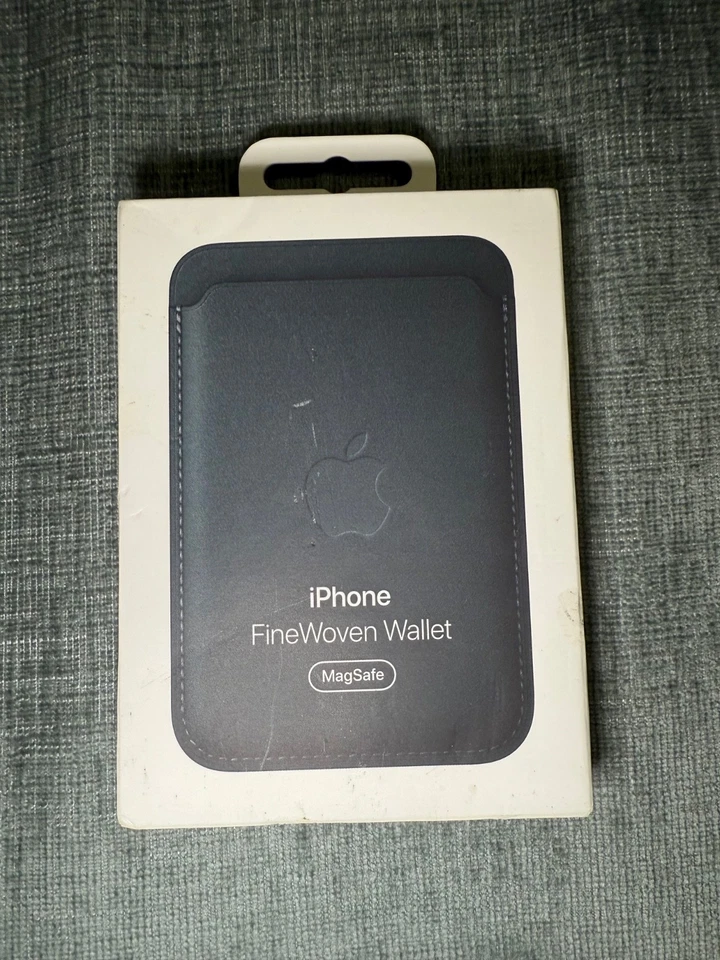 Cartera tejida fina Apple iPhone con MagSafe - Verde oscuro ​​​​​​​​​​​​​​​​​​​​​​​​​​​​​​​​​​​​​​​​​​​​​​ Foto 3 de 3