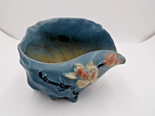 Roseville Magnolia Blue 1943 Vintage Art Pottery Conch Shell Planter Vase 453-6