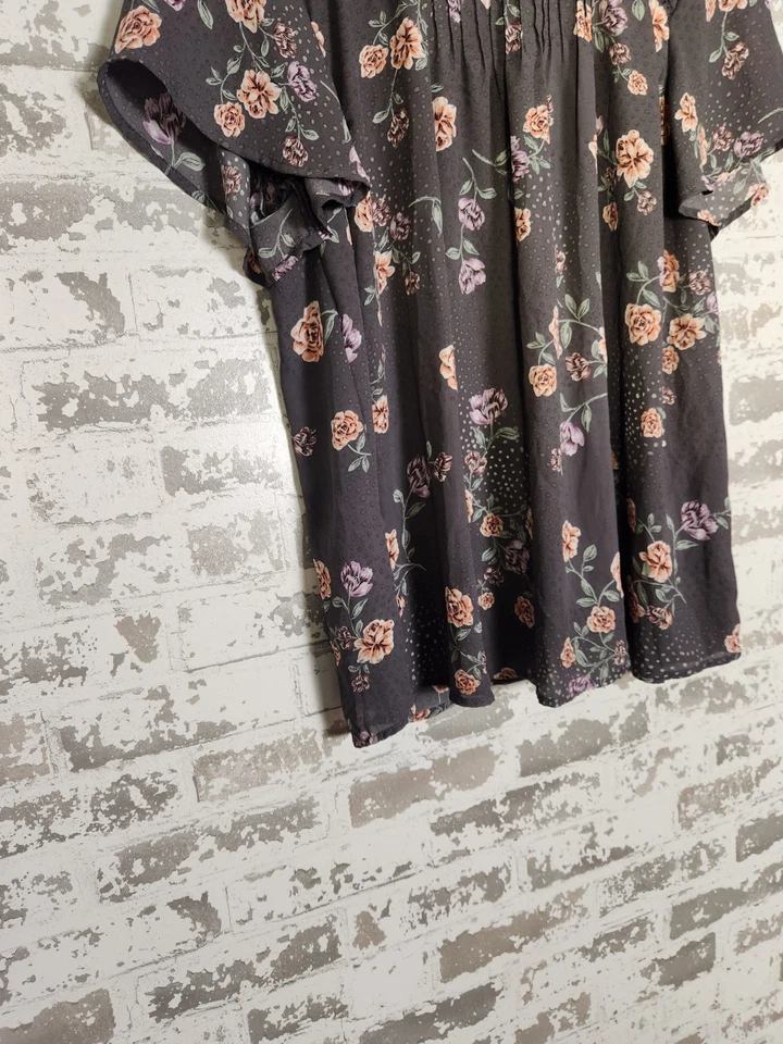 Blusa tórrida tamanho 1 cinza rosa floral manga esvoaçante romântica boho camponesa - Imagem 3 de 4