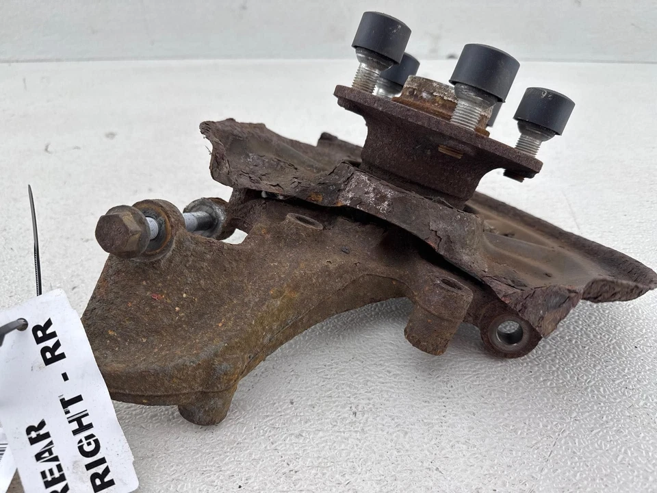 Volkswagen Golf GTI 2015-2021 eje trasero buje nudillo lado derecho 5Qm505436 Foto 2 de 4