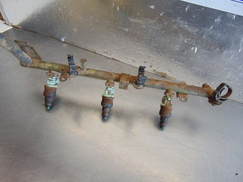 Porsche Boxster Fuel Injectors Rail 3.2 S 6 Cylinder 98611003503 1996-2002 - Picture 6 of 11