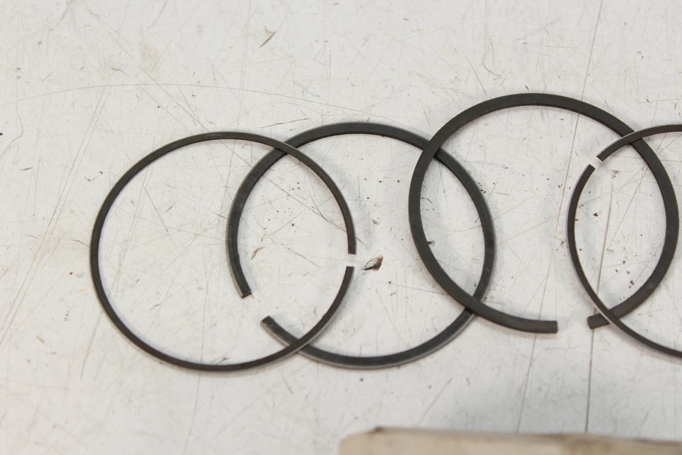 NOS HONDA CT90 PISTON RINGS STD 13011-121-762  - Image 3 of 4