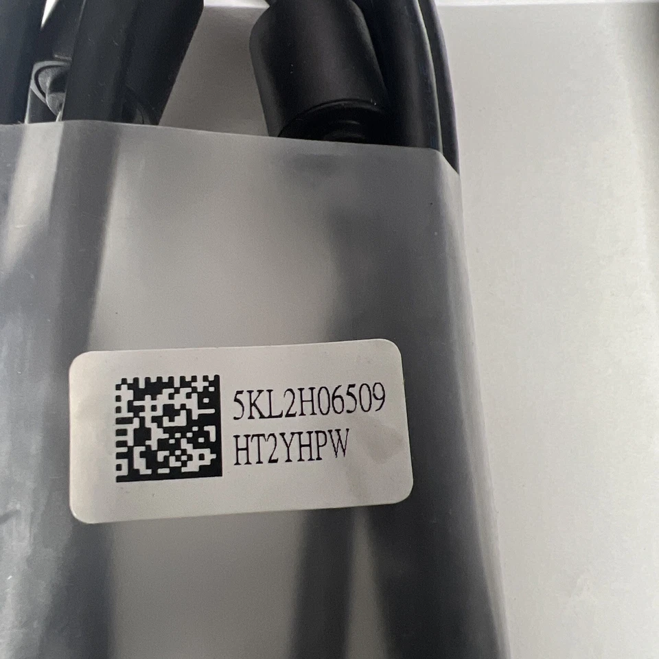 Two New (5KL2H06509) Dell 5.5 Feet Male to Male VGA Cables - Image 3 of 4