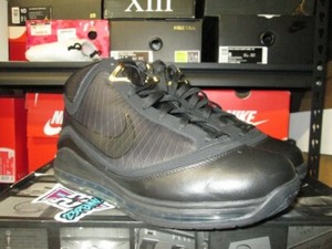 NIKE AIR MAX LEBRON 7 TRIPLE BLACK 