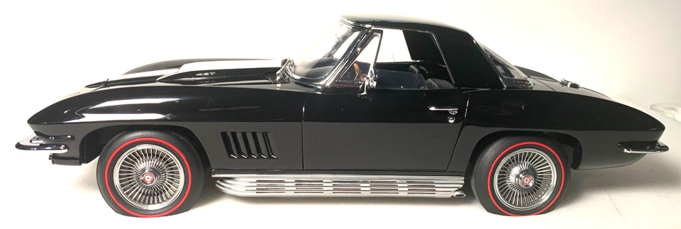 Franklin Mint 1967 Corvette StingRay L88 Black scale 1:12 INV# 3529 - Image 3 of 4