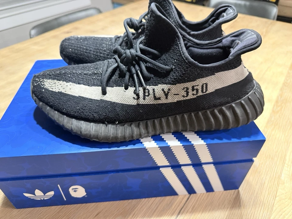 Talla 11.5 - Adidas Yeezy Boost 350 V2 Low Oreo Foto 3 de 4