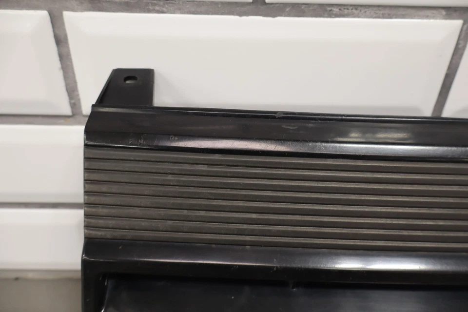 Parrilla del radiador delantero Toyota Celica 1984-1985 Foto 2 de 4