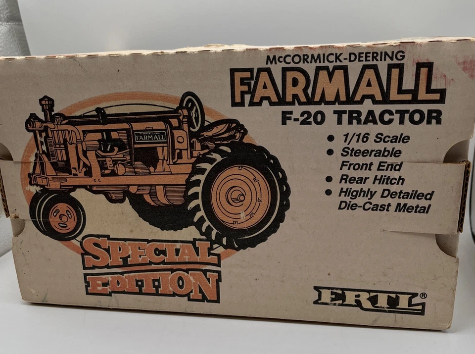 ERTL Farmall Tractor. McCormick-Derring F-20. 1/26 Scale.  Special Edition. New - Image 4 of 4