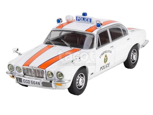 Vanguards 1/43 VA08602 Jaguar XJ6 4.2 S1 + Towing Horse Box