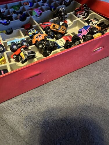 Vtg 1988 MICRO MACHINE COLLECTORS CASE Micro Mini's Tara Toy Corp 60+ Vehicles - Picture 6 of 17