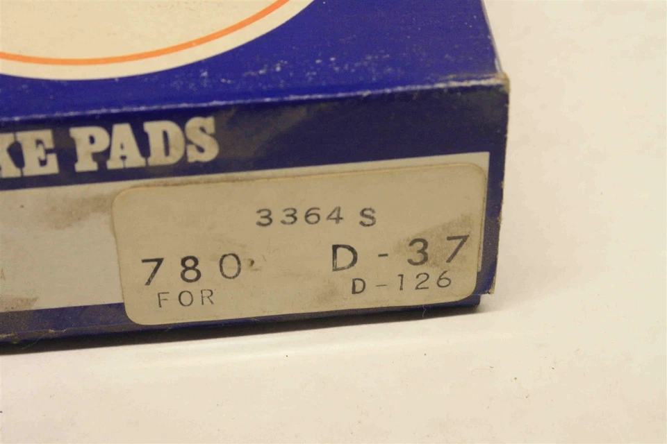 Front Brake Pads D126 for DATSUN 510 610 710 1968-1974 Old Stock Foto 2 de 4