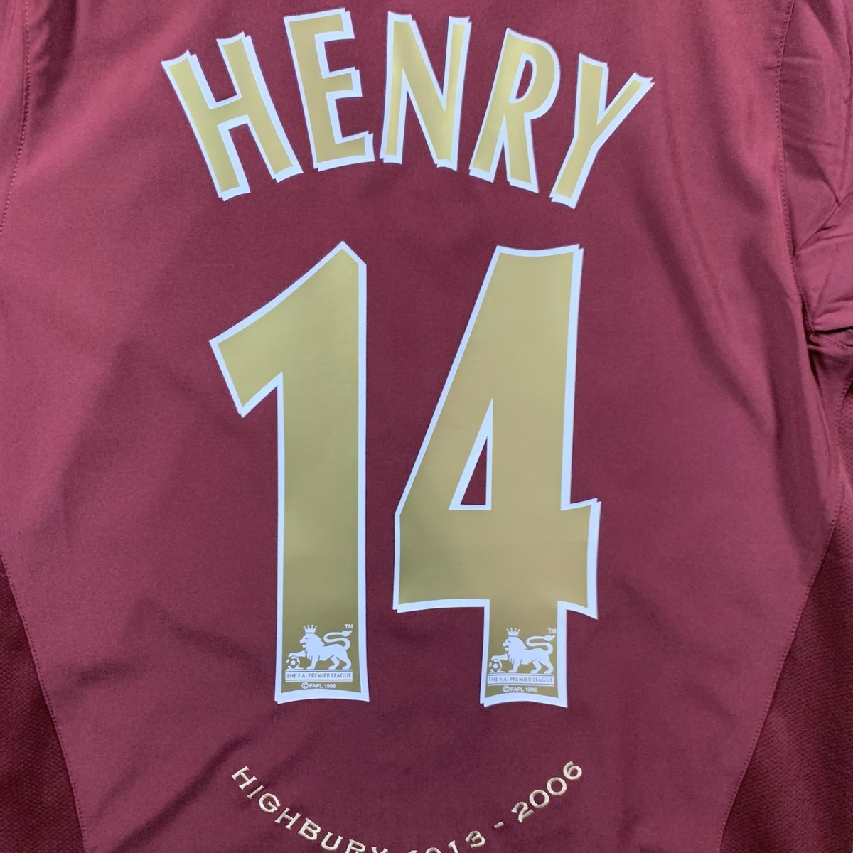 Thierry Henry Arsenal 2005/2006 Home Jersey - Retro Jersey - Mens