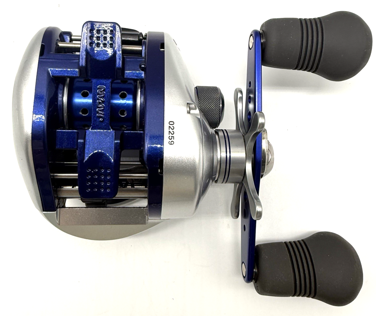 Shimano CURADO 200 TypeJ Right Handed Bait Casting Reel In Box