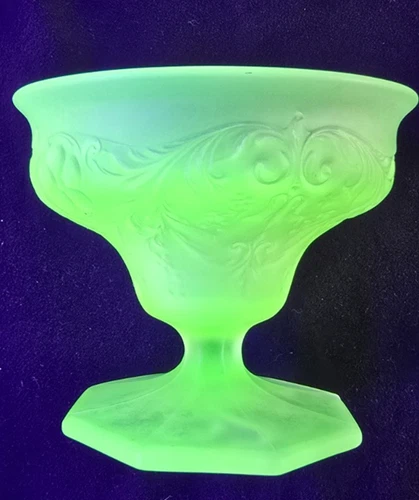 McKee Depression Rock Crystal Dessert Cup - Uranium - Rare