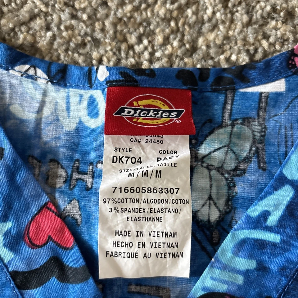 Blusa Médica Dickies Talla Mediana Estampado Eco Love Foto 2 de 3