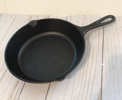 Lodge Cast iron Skillet pan 5 SK D1 USA heat ring 8” Double Spout Vintage