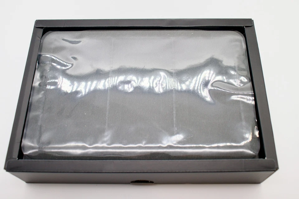 Alfombrilla de carga inalámbrica universal Mophie 4 en 1 con soporte para Apple Watch — Nueva Foto 3 de 4