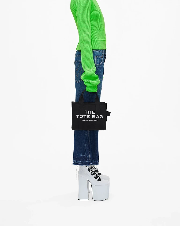 Bolso de Mano Marc Jacobs The Canvas Pequeño, Negro $175 (ver estado) Foto 3 de 4