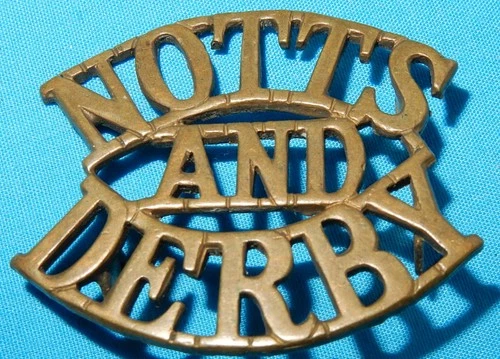 WW1 NOTTS & DERBY REGIMENT MILITARY SHOULDER TITLE BADGE ROUND LUGS WORLD WAR I