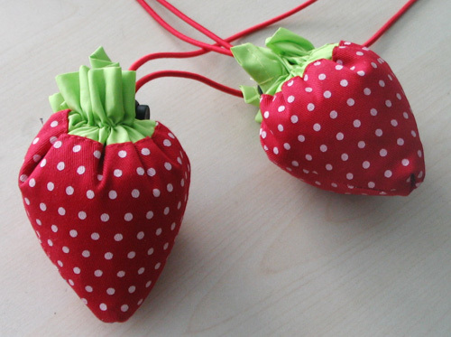 5 x Shopping Bag Foldable Reusable Grocery Travel Carry Bag Strawberry Shape New - Picture 3 of 3
