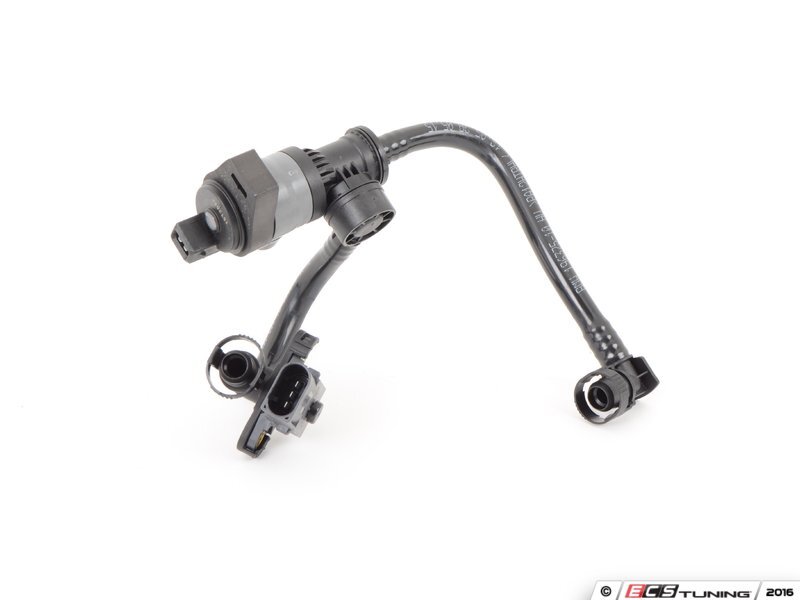 9/15 D 3166 51218400195 - Exterior Door Handle Cover With Gasket - Black -Left