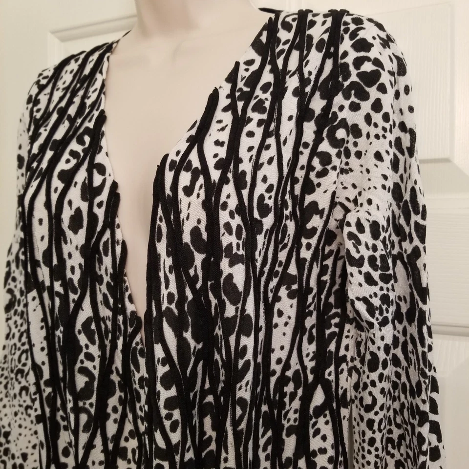 抽象黑白露天瀑布式开衫 Alberto Makali 尺寸 M — 第 2/4 张图片