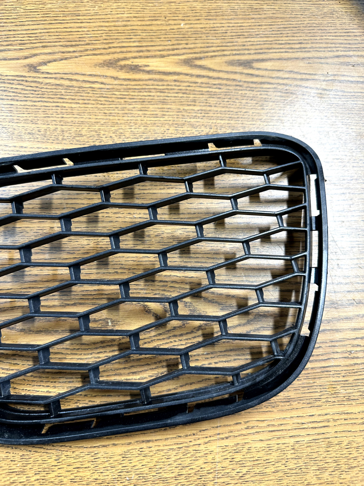 2014-2017 Maserati Ghibli Right Front Bumper Lower Air Vent Grille Trim Panel