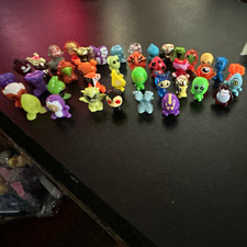 Mixed Lot Mini Collectible Figures Gogos crazy Bones