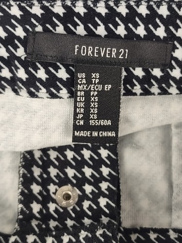 Forever 21 Cotton Blend Houndstooth Mini Skirt Button Front Pockets Black XS NWT - Picture 9 of 10