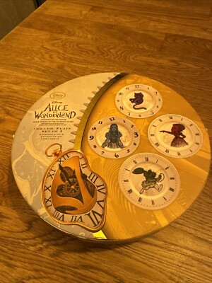 Disney Store Set Of Four Alice In Wonderland Plates New In Box