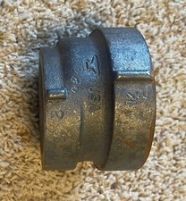 Anvil Black Cast Iron Threaded Eccentric Reducer Coupling 2-1/2 x 2 in.
