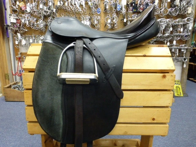 17" Black Passier Vector Dressage Saddle w/ Leathers & Irons - Image 2 of 4