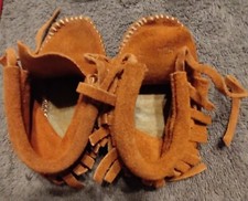 Minnetonka Moccasins CHILD'S - I Think Size 4 - See Pic Of Tongue- Great Shape