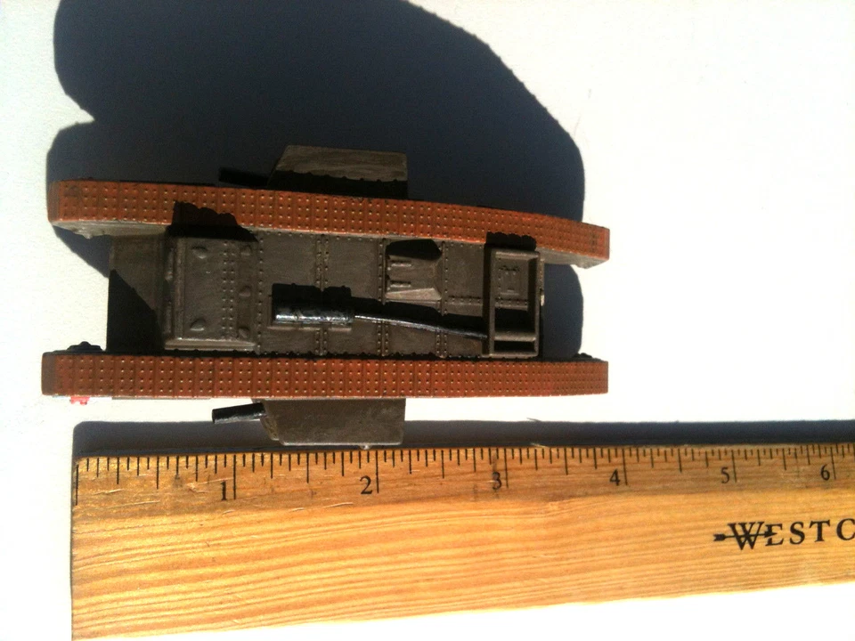 Corgi Mark IV Male Tank WW I Famous "FRAY BENTOS" Showcase Die-cast 1:76 scale - Image 3 of 4