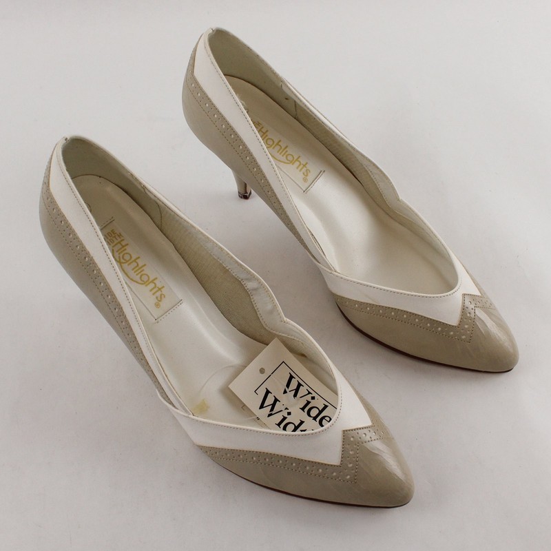 Highlights Vintage Style Spectator Pumps Two Tone White Cream Size 9 Heels NWT