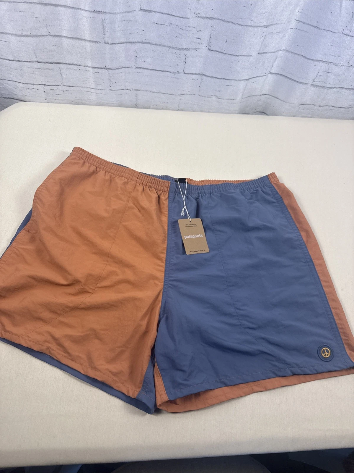 NWT Patagonia Mens 5” Baggies Shorts Peace $65 Patch Utility Blue Size XL