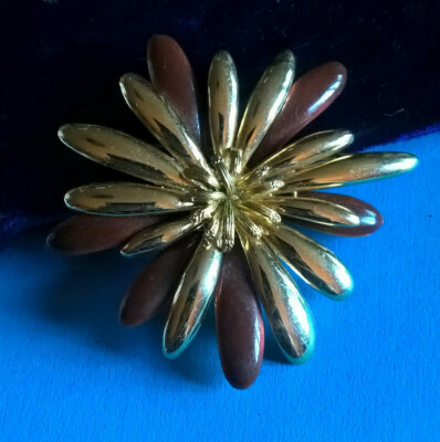 Susan Caplan Vintage Broche Fleur De Lotus (années 1980) | Noir | MA