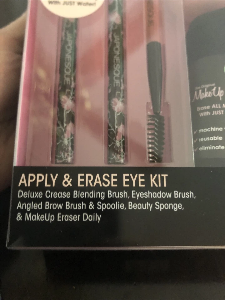 Professional Quality Makeup Brushes- Apply and Erase Eye Kit - Image 3 of 3