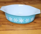 VINTAGE PYREX TURQUOISE SNOWFLAKE OVAL CASSEROLE DISH 1.5 QUARTS NO LID