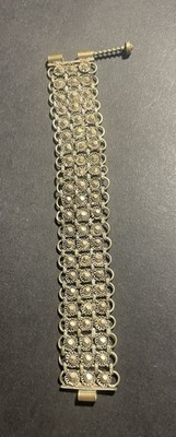 VINTAGE handgefertigtes Tribal Mesh silberfarbenes Armband mit Schraubstabverschlüssen.